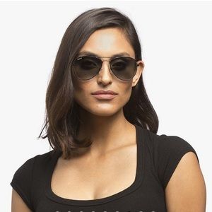 NEW. Diff Cruz aviator sunglasses.